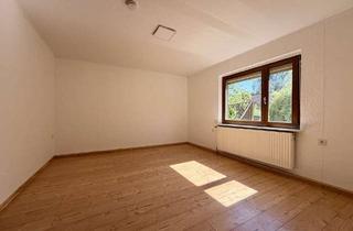 Wohnung mieten in 96465 Neustadt, Großzügige 3-Zimmer-Wohnung mit Garten und 2 Stellplätzen in Neustadt bei Coburg