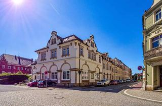 Wohnung mieten in Dr.-Wilhem-Külz-Straße 22, 01844 Neustadt, Großzügige Familienwohnung im früheren "Hotel Amtshof". Mit großer Terrasse und Tageslichtbad.