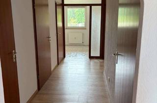 Wohnung mieten in 42553 Velbert, Großzügige 4-Zimmer-Wohnung mit Balkon, Aufzug und frisch renovierten Bädern in Velbert-Tönisheide