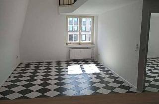 Wohnung mieten in Deichstrasse 49, 20459 Neustadt, Saniertes 3-Zimmer-Apartment in der Hamburger Altstadt