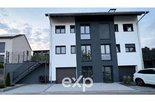 Doppelhaushälfte kaufen in 36088 Hünfeld, Neuwertige Doppelhaushälfte mit Garage