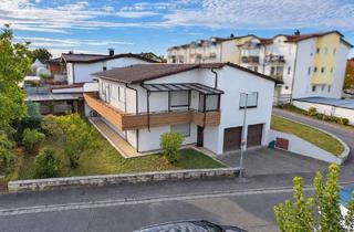 Einfamilienhaus kaufen in 74889 Sinsheim, Sinsheim-Ost: Großes Einfamilienhaus mit Einliegerwohnung und 3 Garagen in Toplage
