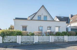 Haus kaufen in 61462 Königstein, Viel Platz in bester Lage: Zweifamilienhaus in Königstein mit herrlichem Garten