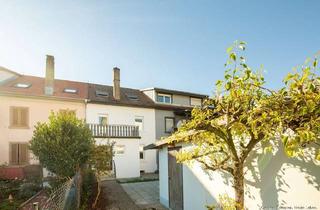 Haus kaufen in 79713 Bad Säckingen, Umfassend modernisiertes Reihenmittelhaus mit Balkon in Bad Säckingen | zzgl. Garage 15.000,00 €