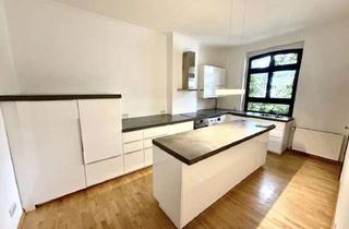 Anlageobjekt in 40477 Derendorf, Exklusive 4-Zimmer-Altbauwohnung in Düsseldorf-Derendorf