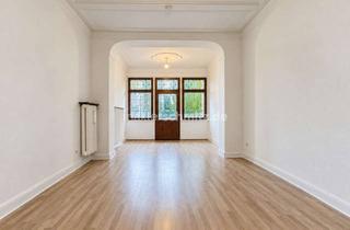 Wohnung kaufen in 41061 Mönchengladbach, GROßZÜGIGE STADTWOHNUNG MIT ALTBAUCHARME!