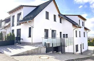 Wohnung mieten in 34266 Niestetal, Wohnen mit Weitblick: Moderne 2 ZKB mit EBK & Balkon in Toplage!
