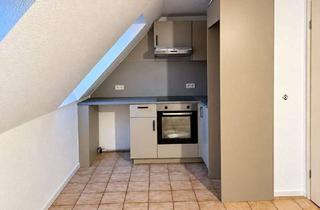 Wohnung mieten in Breslauer Straße 37, 23611 Bad Schwartau, Frisch Renovierte 3-Zimmer-Wohnung mit Einbauküche-Spitzboden