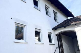 Wohnung mieten in Oberhuberstraße, 84378 Dietersburg, Wohnen mit Charakter: 2,5-Zimmer-Dachgeschosswohnung in Dietersburg