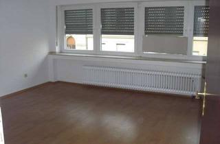 Wohnung mieten in Erzbergerstraße 128, 41061 Mönchengladbach, Schöne, zentrumsnahe, helle 2-Zi.-Wohnung ca. 70 Qm mit Balkon