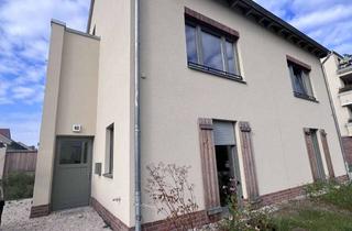 Haus mieten in Am Lindensteg 4b, 14547 Beelitz, Super Doppelhaus! Parkett, Fußbodenheizung, EBK, Garten, Stellplatz....BT am Sa. 31.10./10:15 Uhr