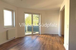 Wohnung kaufen in 67311 Tiefenthal, Wohnen auf zwei Ebenen – Maisonette-Wohnung mit Studio und 2 Stellplätzen