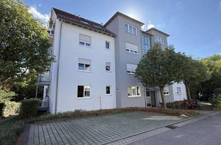 Wohnung kaufen in 73230 Kirchheim, Stilvolle Wohnung mit Balkon im Zentrum