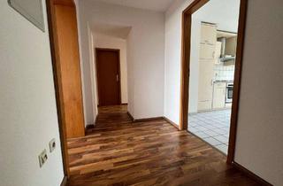 Wohnung mieten in Flurstraße, 44791 Altenbochum, Lebendig wohnen in Bochum: 3-Zimmer-Dachgeschosswohnung mit viel Raum