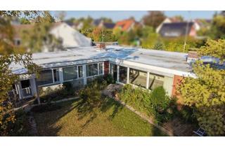 Haus kaufen in 38302 Wolfenbüttel, Weitläufiger Architektenbungalow mit Einliegerwohnung auf großem Grundstück