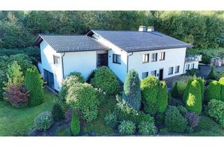 Haus kaufen in 51597 Morsbach, Großzügig und gut gelegen: Bauunternehmer-Bungalow mit Schwimmbad und Doppelgarage