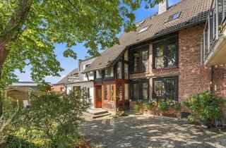 Haus kaufen in 51491 Overath, Zwei Häuser, ein Hof: Wohnen mit Privatsphäre und Gemeinschaft in Overath