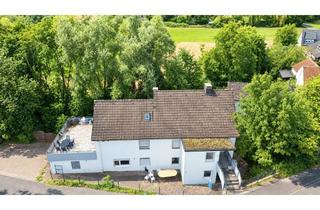 Haus kaufen in 32758 Detmold, Vielseitig nutzbares Zweifamilienhaus mit Ausbaureserve und viel Gestaltungsspielraum