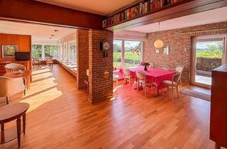 Haus kaufen in 24809 Nübbel, Architektenbungalow für Liebhaber mit maritimer Leidenschaft
