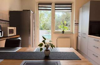 Anlageobjekt in Keplerstraße 107, 45147 Holsterhausen, Gepflegte Dreizimmerwohnung in Essen-HolsterhausenWohnküche mit Balkon zum Garten · Tageslichtbad