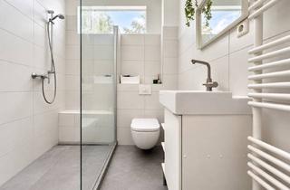 Wohnung kaufen in Friedrich-Wilhelm-Straße 69, 12103 Tempelhof, Stilvolle Altbauwohnung mit Deckenstuck und Balkon