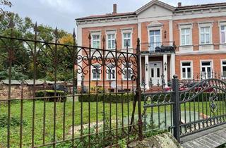 Wohnung mieten in 06193 Ostrau, Traumhafte 7-Zimmer Wohnung mit Balkon am Schloss Ostrau