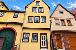 Haus kaufen in 97753 Karlstadt, Charmantes Fachwerkhaus mit Einliegerwohnung–historischer Charakter trifft auf modernen Wohnkomfort