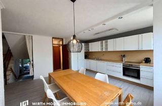 Reihenhaus kaufen in 97456 Dittelbrunn, Reihenhaus mit Split-Level-Grundriss, Garage und schönem Garten in familiärer Lage