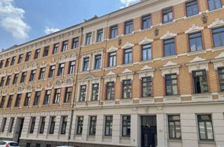 Wohnung kaufen in 04315 Neustadt-Neuschönefeld, Schöne DG-Wohnung mit 3 Zimmern und EBK zentrumsnah in Leipzig Neuschönefeld, prov.frei