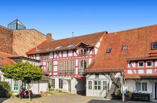 Wohnung kaufen in 61381 Friedrichsdorf, Historischer Charme trifft modernes Wohnen – 3-Zimmer-Fachwerkwohnung im Herzen Friedrichsdorfs