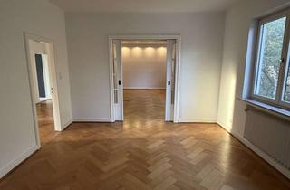 Wohnung mieten in 28211 Radio Bremen, Modernisierte, helle 4-Zimmer-Altbauwohnung mit Balkon in Top-Lage