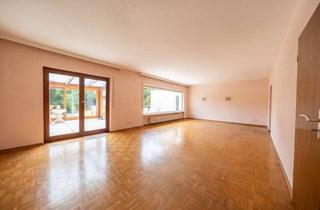 Einfamilienhaus kaufen in 61191 Rosbach, Vielseitiges Einfamilienhaus mit Wintergarten und großzügigem Grundstück