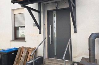 Haus kaufen in 66287 Quierschied, Quierschied - Freistehendes Haus mit PV-Anlage