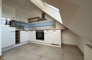 Wohnung mieten in Am Nordglacis 77, 46483 Wesel, Gemütliche, helle DG-Wohnung, mit Küche, Wanne, Fensterbad, Top-Lage, frei ab sofort