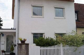 Doppelhaushälfte kaufen in 81929 Bogenhausen, Bogenhausen: vermietete Doppelhaushälfte mit Garten und Perspektive · ca. 5,6 % Bruttorendite