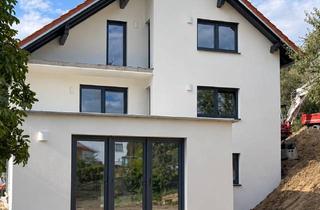 Wohnung mieten in Leitenweg, 93413 Cham, 4-Zimmer Wohnung, 132 qm, Kernsaniert, Dachterrasse, Wohnküche, Garten, Balkon