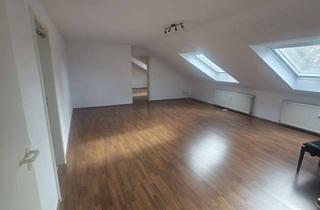 Wohnung mieten in 40591 Wersten, Wohnen mit Charakter: Drei Zimmer im Dachgeschoss in Düsseldorf-Wersten