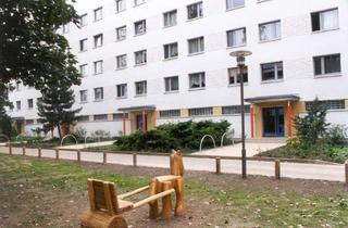 Wohnung mieten in Albert-Schweitzer-Straße 23, 12587 Friedrichshagen, Zusammenziehen geplant und nur noch kein geeignetes Plätzchen gefunden? Nachmieter gesucht !