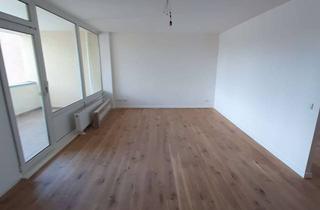 Wohnung mieten in Friedenfelser Str. 15, 12279 Marienfelde, Moderne 2- Zimmerwohnung mit Balkon und Einbauküche sucht neue Mieter!