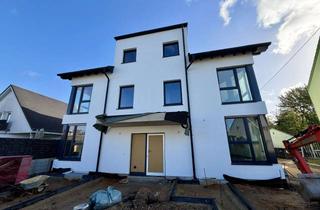 Wohnung mieten in Frechener Weg 45, 50859 Weiden, 1-Zimmer-DG-Wohnung 43 m² mit Küche I Neubau Köln Weiden