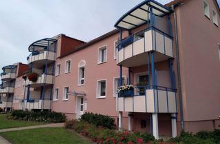 Wohnung mieten in Adlerstraße 18, 17034 Vogelviertel, Erstbezug nach Modernisierung / 3 RWE mit Balkon im Vogelviertel