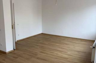 Wohnung mieten in Ludwig Erhard Strasse 27, 59065 Hamm, Großzügige 3-Zimmer-Altbauwohnung mit Balkon, Stellplatz und Keller nahe OLG