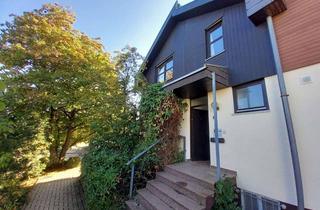 Haus kaufen in 75335 Dobel, Dobel- Wohnen 'Am Kurpark' - Reihenendhaus mit idyllischem Garten + Garage