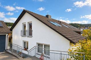 Wohnung mieten in Wiesenstraße, 78112 St. Georgen, 3,5 Zimmer DG Wohnung mit Balkon,EBK & Garage ab Feb.27 zu vermieten