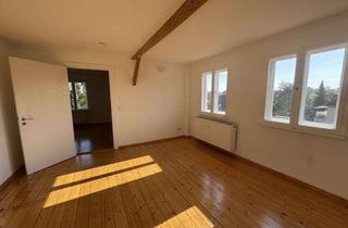 Wohnung mieten in 14167 Zehlendorf, Renovierte 2-Zimmer-Dachgeschosswohnung mit Gartenblick in Top-Lage Zehlendorf