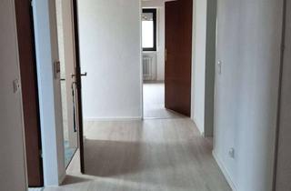 Wohnung mieten in 63110 Rodgau, Frisch renovierte Dachgeschosswohnung mit ca. 90 m², 3 Zimmern und Klimaanlage in ruhiger Wohnlage