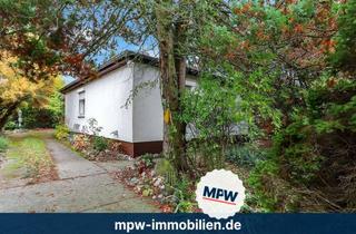 Haus kaufen in 12524 Altglienicke, Wohnhaus auf großzügigem ca. 933 m² Grundstück mit vielseitigem Potenzial in Berlin-Altglienicke