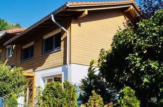 Haus mieten in Argenstraße 27b, 87534 Oberstaufen, Teilmöblierte Doppelhaushälfte mit Garten, Terrasse, Garage & Wallbox