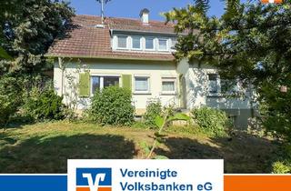 Haus kaufen in 71069 Sindelfingen, Großes Eckgrundstück mit viel Potenzial - Zweifamilienhaus mit viel Platz!
