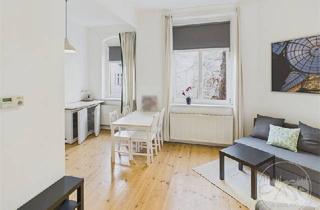 Wohnung kaufen in 10439 Berlin, Helles 1-Zimmer-Altbauglück mit Aufzug